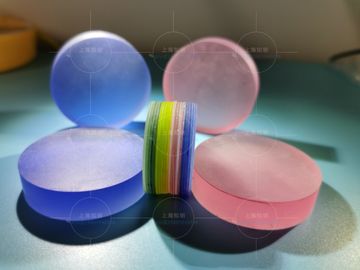 İyi fiyat Lazer Çubuklar ve Renk İçin Özel Boyutlu Lazer Renkli Safir Kristal Cam Kılıf çevrimiçi